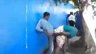 უბრალო გოგონა სათვალ ...