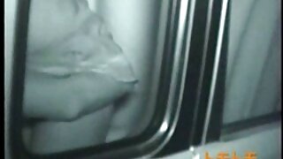 მოხდენილი მკერდი შავ ...