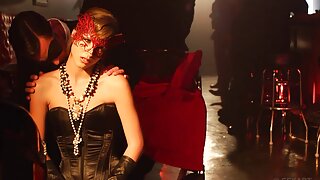 ძლიერი MILF დიდი ბუნ ...