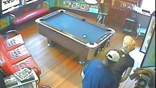 გარუჯული გამხდარი ქე ...